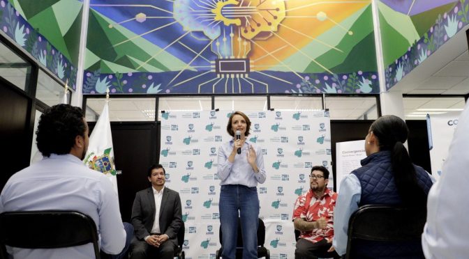 Inaugura López Birlain el mural Convergencia en la UTC